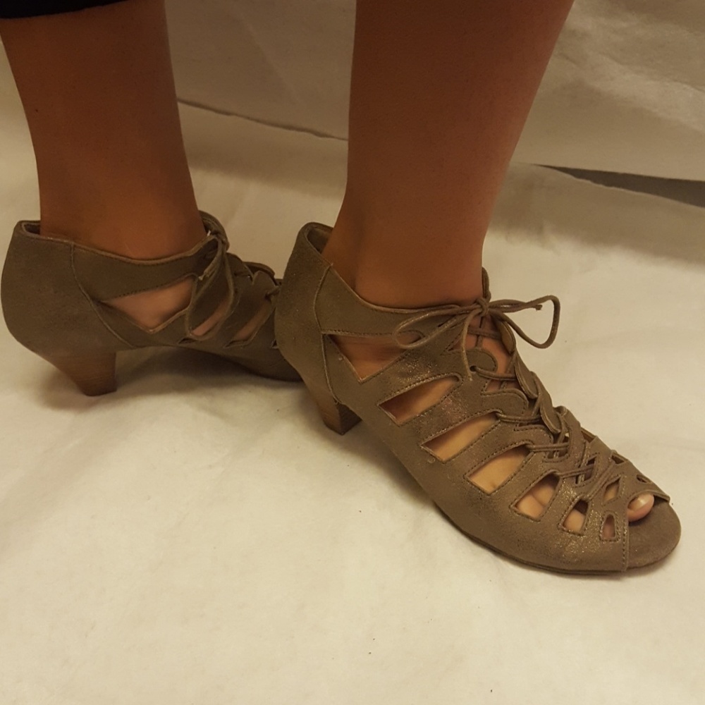 Paul Green Munchen Silver Pewter Heels Size 8.5
